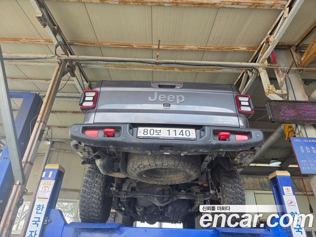 Jeep Gladiator 2021 — photo 2