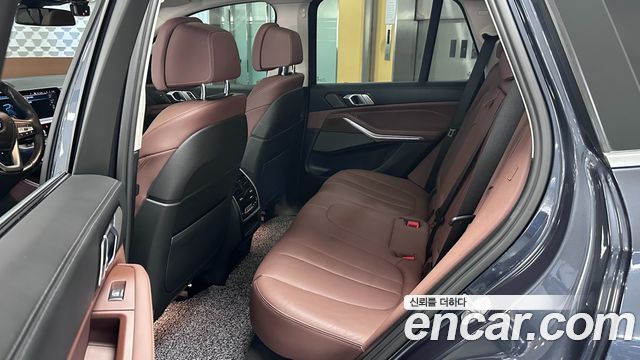 BMW X5 2021 — photo 11