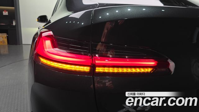 BMW X4 2023 — photo 9