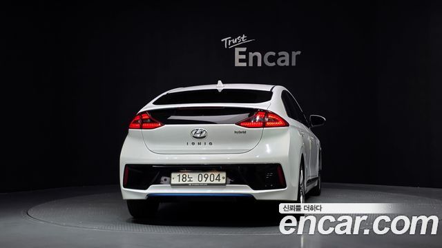 Hyundai Ioniq 2016 — photo 4