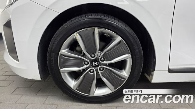 Hyundai Ioniq 2016 — photo 5