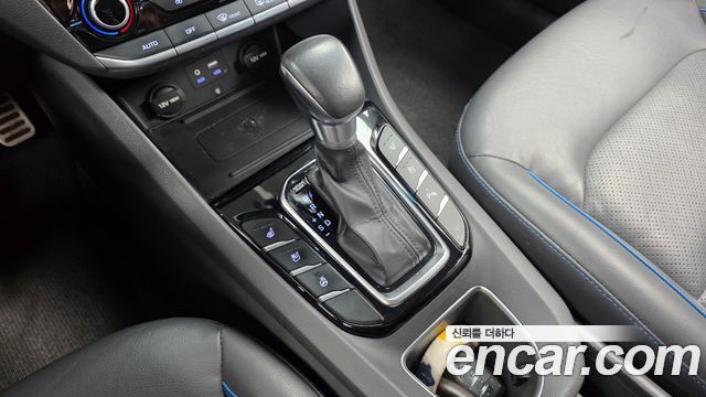 Hyundai Ioniq 2016 — photo 12