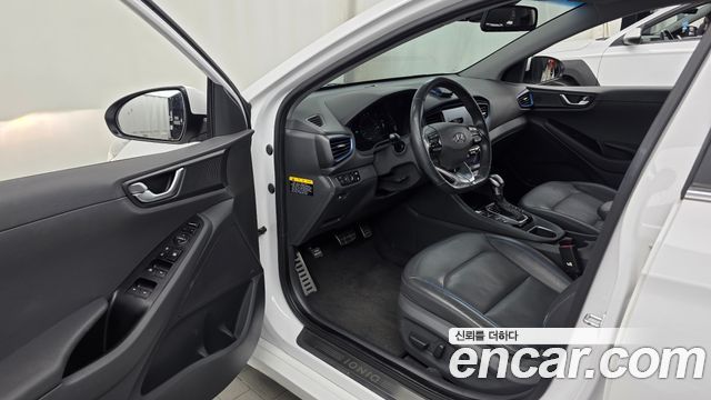 Hyundai Ioniq 2016 — photo 13