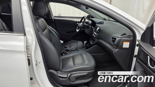 Hyundai Ioniq 2016 — photo 17