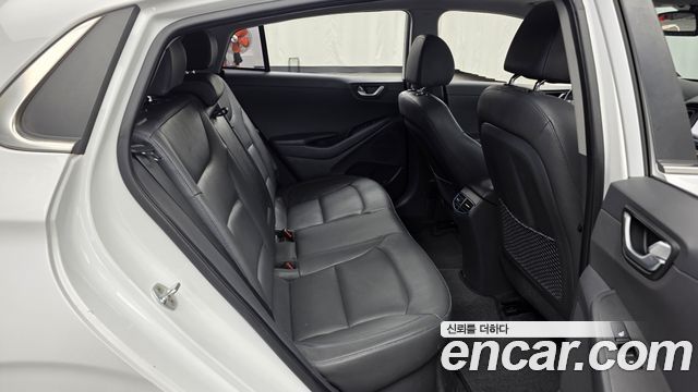 Hyundai Ioniq 2016 — photo 18