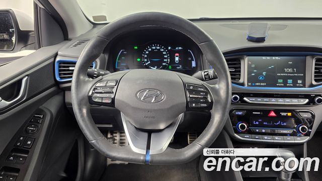 Hyundai Ioniq 2016 — photo 19