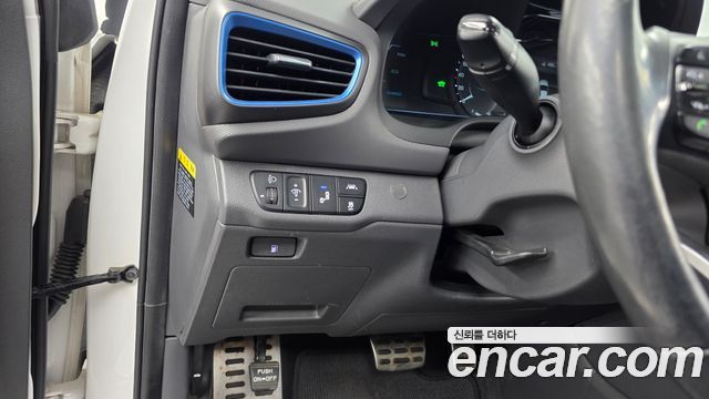 Hyundai Ioniq 2016 — photo 22