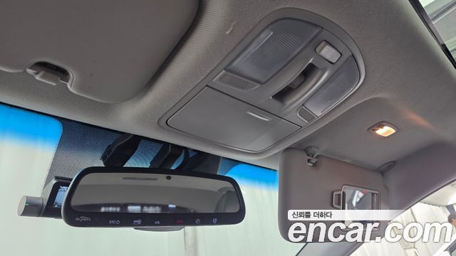 Hyundai Ioniq 2016 — photo 23
