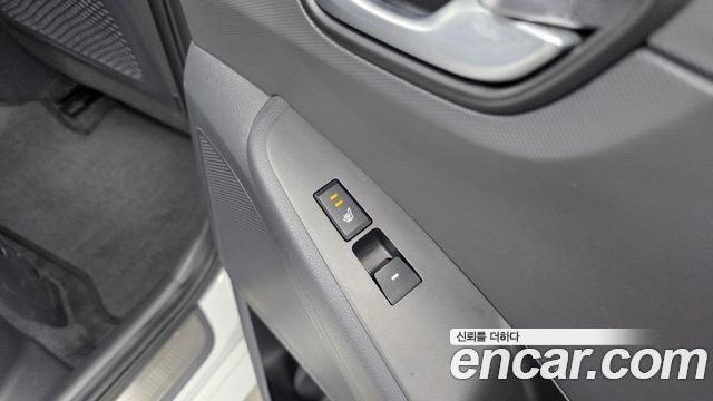 Hyundai Ioniq 2016 — photo 24