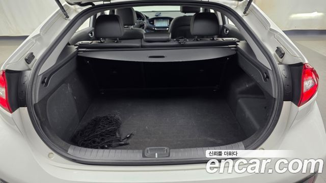 Hyundai Ioniq 2016 — photo 26
