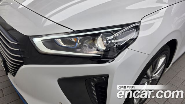 Hyundai Ioniq 2016 — photo 8