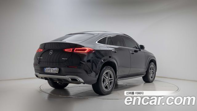 Mercedes-Benz GLE-Class 2021 — photo 2