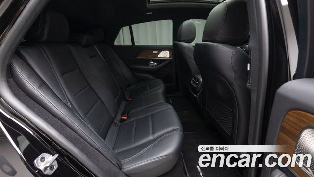Mercedes-Benz GLE-Class 2021 — photo 10