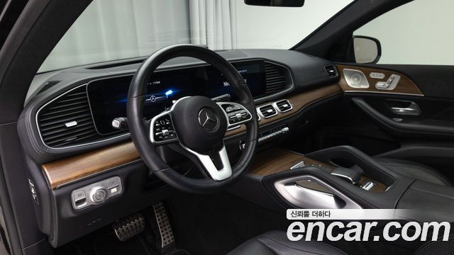 Mercedes-Benz GLE-Class 2021 — photo 13