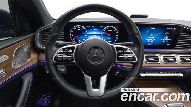 Mercedes-Benz GLE-Class 2021 — photo 20