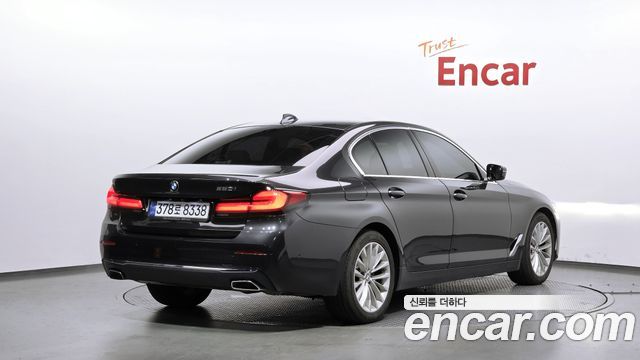 BMW 5-Series 2021 — photo 2