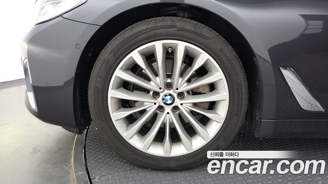 BMW 5-Series 2021 — photo 5