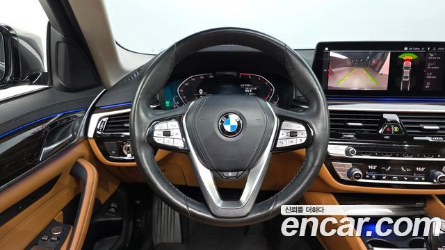 BMW 5-Series 2021 — photo 12