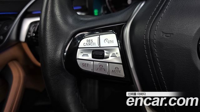 BMW 5-Series 2021 — photo 18