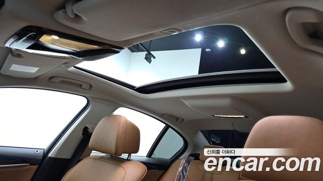BMW 5-Series 2021 — photo 19