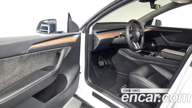 Tesla Model Y 2022 — photo 13