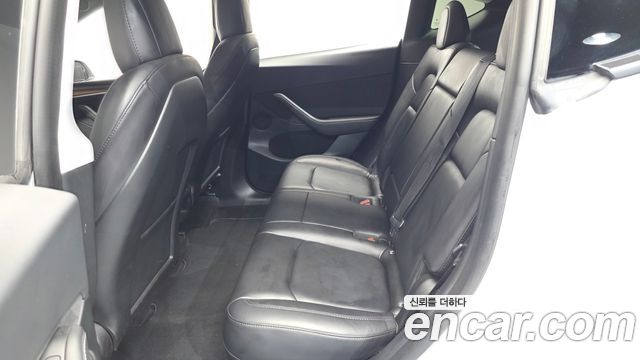 Tesla Model Y 2022 — photo 17
