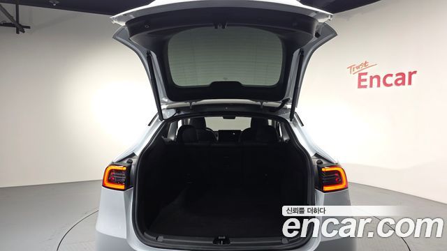 Tesla Model Y 2022 — photo 25
