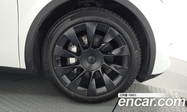 Tesla Model Y 2022 — photo 7