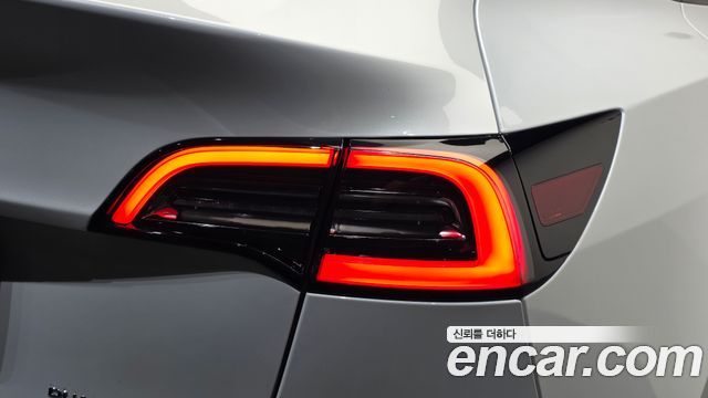 Tesla Model Y 2022 — photo 9