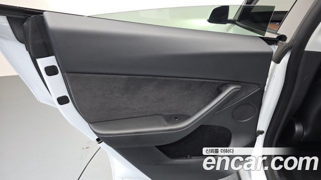 Tesla Model Y 2022 — photo 15