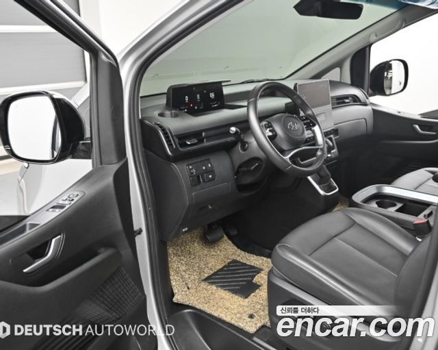 Hyundai Staria 2024 — photo 11