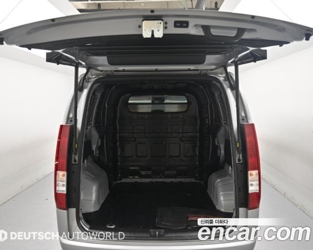 Hyundai Staria 2024 — photo 19