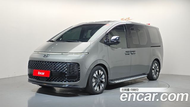 Hyundai Staria 2022 — photo 1