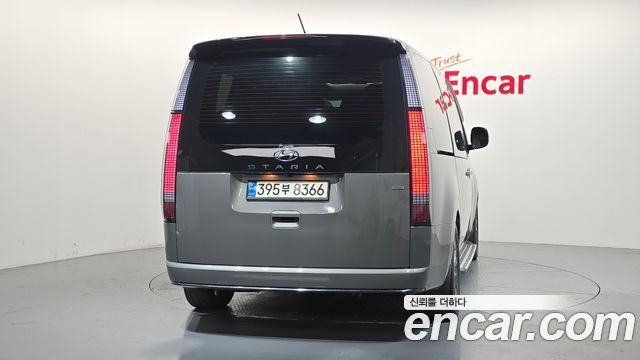 Hyundai Staria 2022 — photo 4