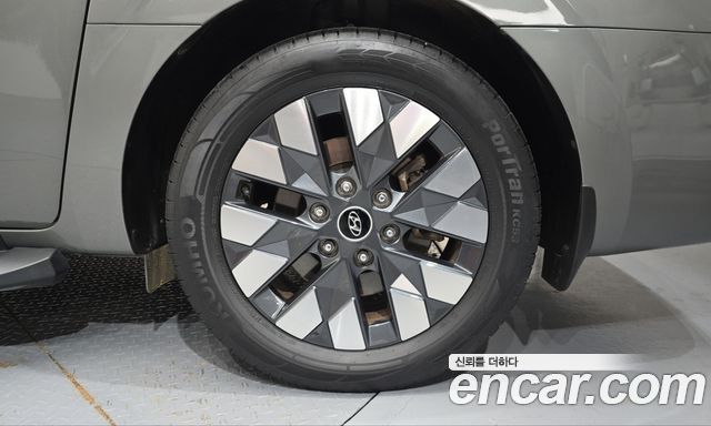 Hyundai Staria 2022 — photo 7