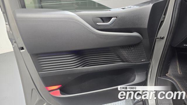 Hyundai Staria 2022 — photo 14