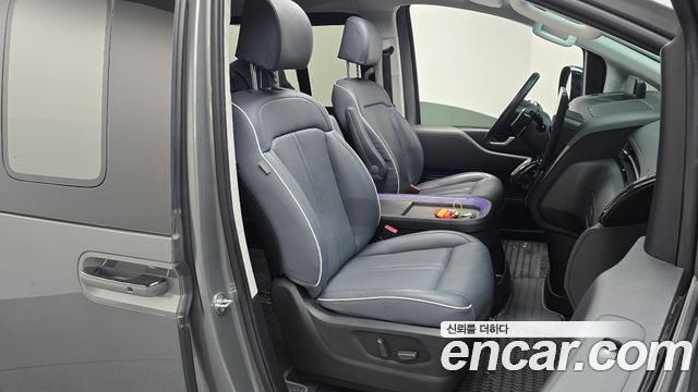 Hyundai Staria 2022 — photo 16