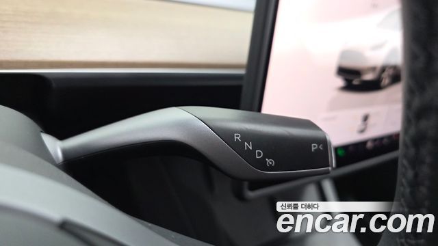 Tesla Model Y 2024 — photo 12