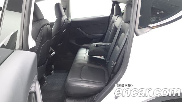 Tesla Model Y 2024 — photo 18