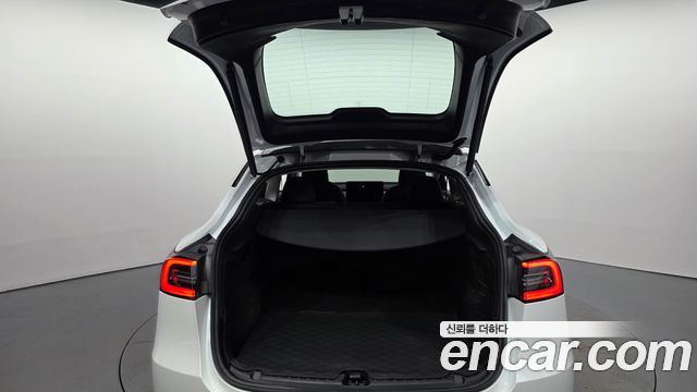 Tesla Model Y 2024 — photo 25