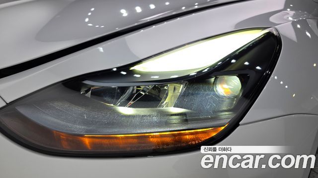 Tesla Model Y 2024 — photo 8