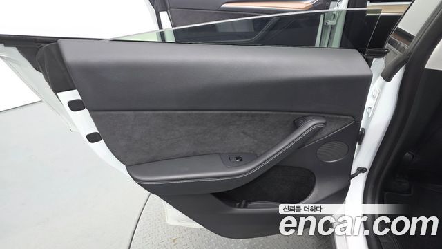 Tesla Model Y 2024 — photo 15