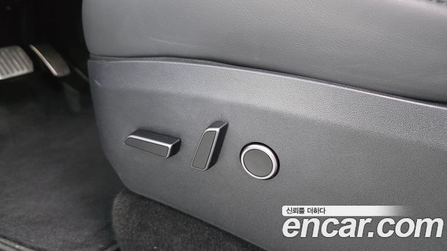 Tesla Model Y 2024 — photo 32