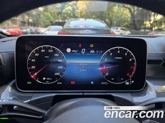 Mercedes-Benz C-Class 2023 — photo 8