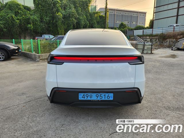 Tesla Model Y 2026 — photo 3