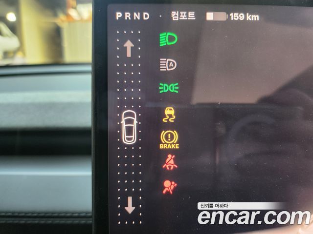 Tesla Model Y 2026 — photo 9