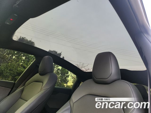 Tesla Model Y 2026 — photo 15