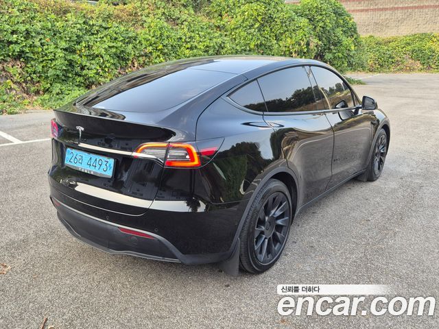 Tesla Model Y 2021 — photo 2