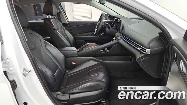 Hyundai AVANTE 2024 — photo 16