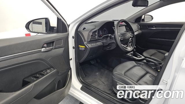 Hyundai AVANTE 2020 — photo 13
